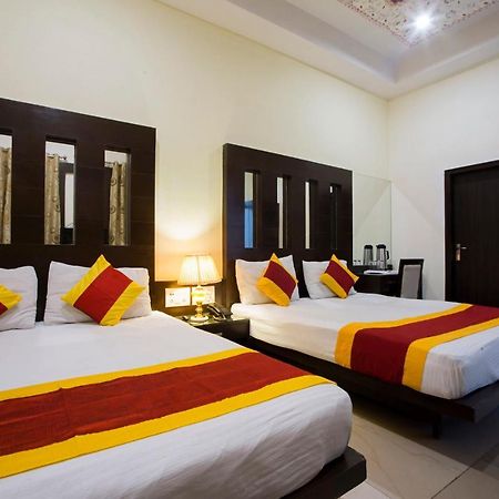 Hotel Baba Inn-By Rcg Hotels Нью-Дели Экстерьер фото